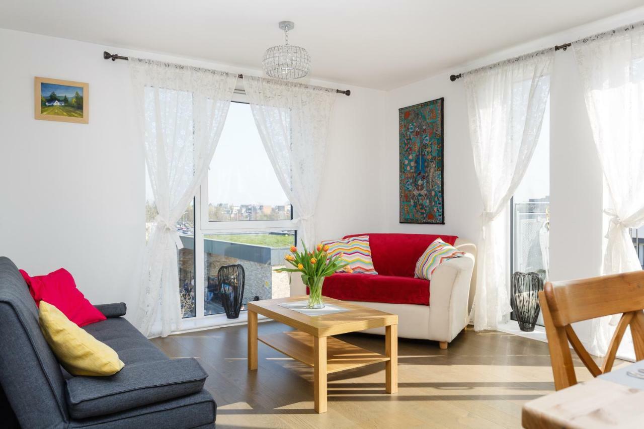 Contemporary Trumpington Apartment With Self Check-In ,Free On-Site Parking, Terrace, Super Fast Wifi & 5 Mins Drive To Papworth & Addenbrookes Hospitals Cambridge  Esterno foto